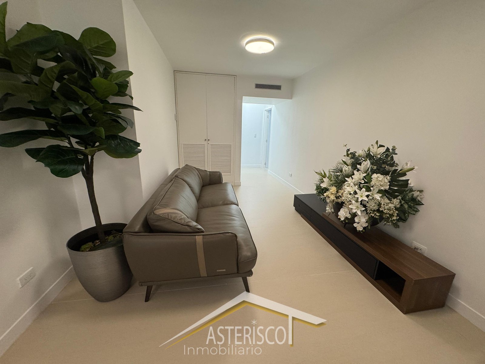 029b584d-ee46-4b61-8e1d-4b1dec21ecbd