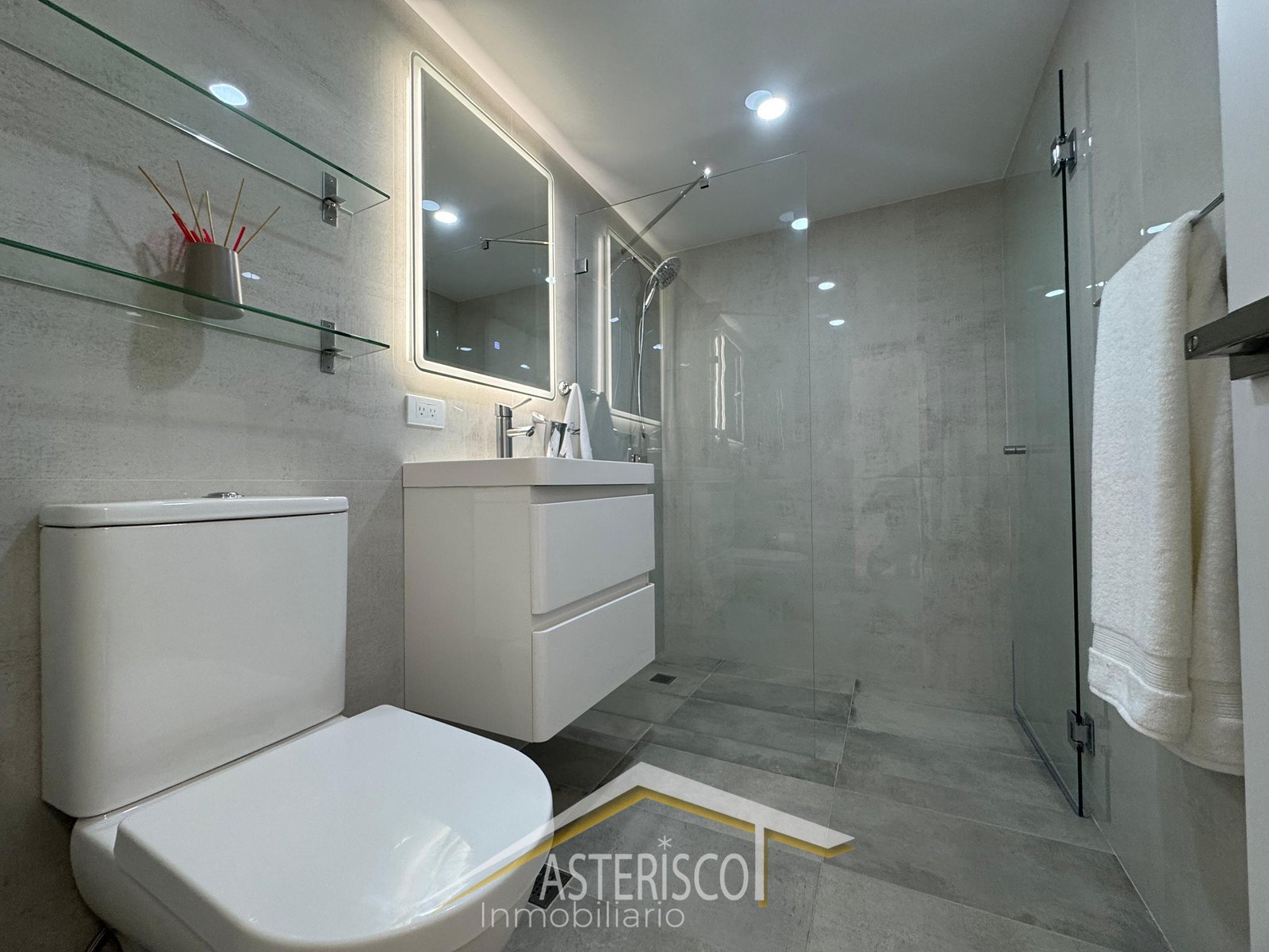 4b027cb0-d168-46d5-8f5d-50aaf4e63289