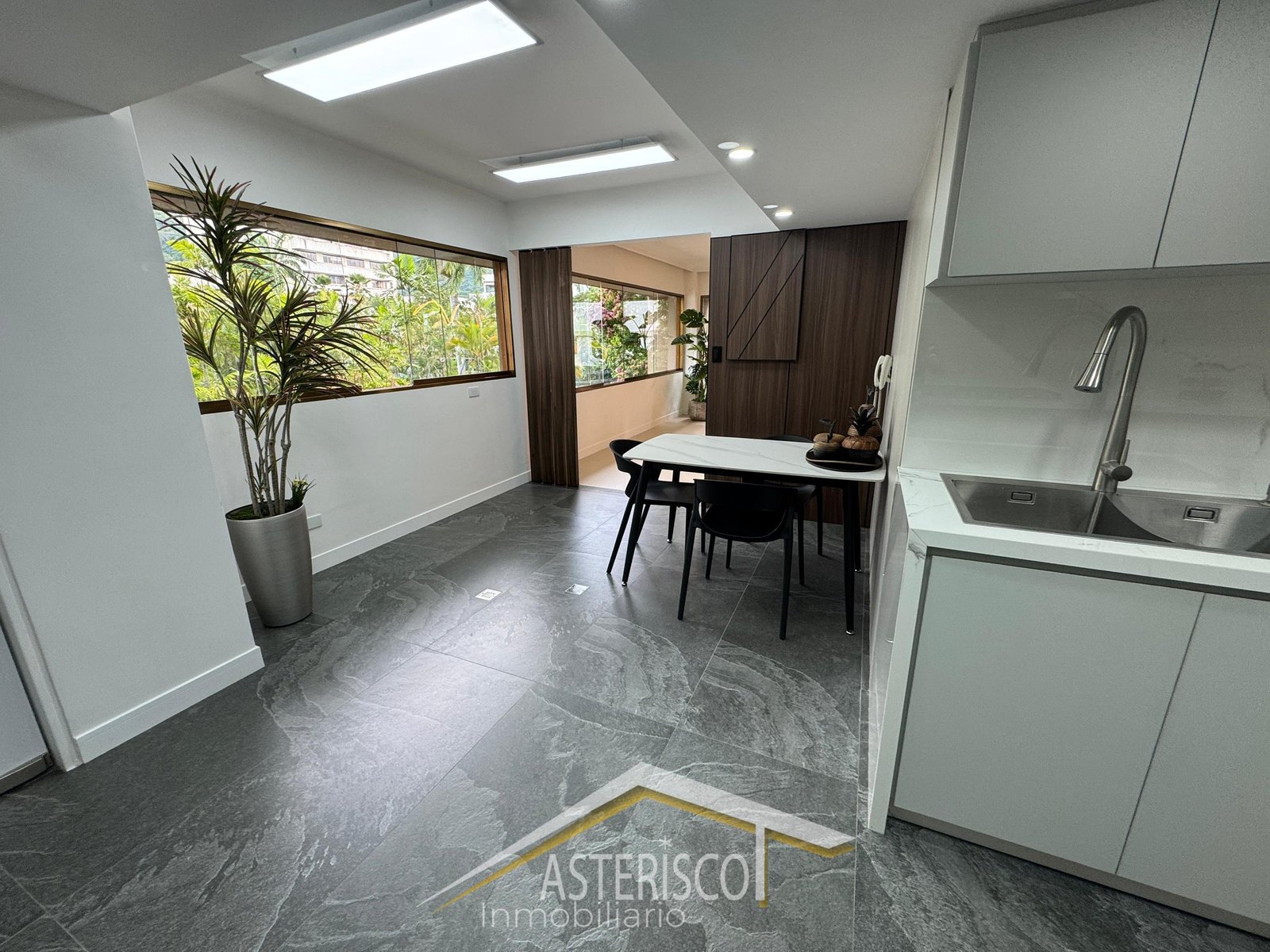 51d9c8ed-8298-4726-8d13-eb11b63f0487