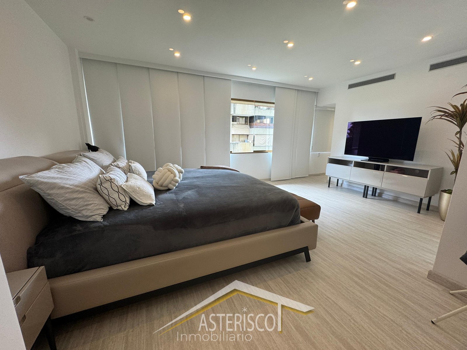 7f472328-4583-4fcc-8dad-c458d88eb8a1